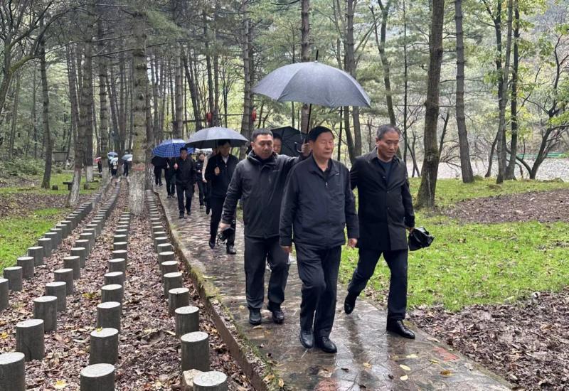 全国政协考察组 赴嘉陵江源国家森林公园调研