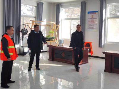 市马头滩林业局总林长深入一线开展巡林工作